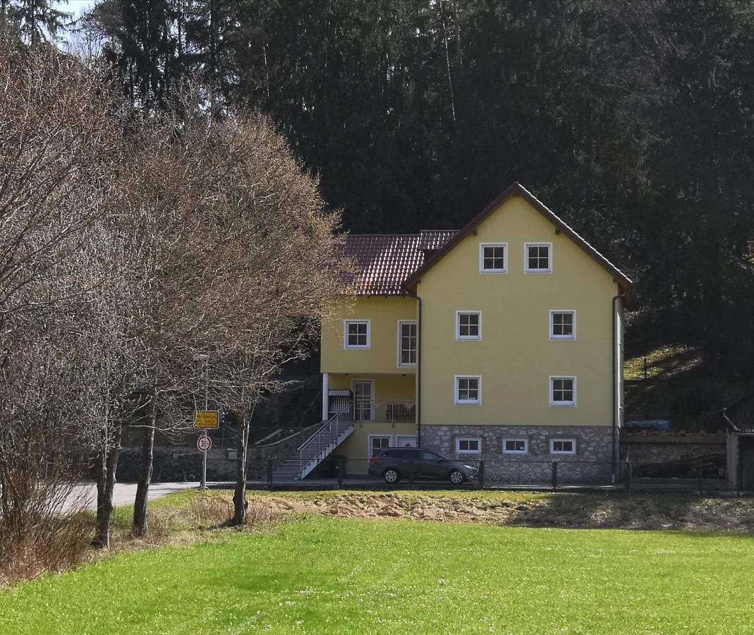 Ferienhaus Am Bach Mit Grossem Garten Deuerling Exterior photo